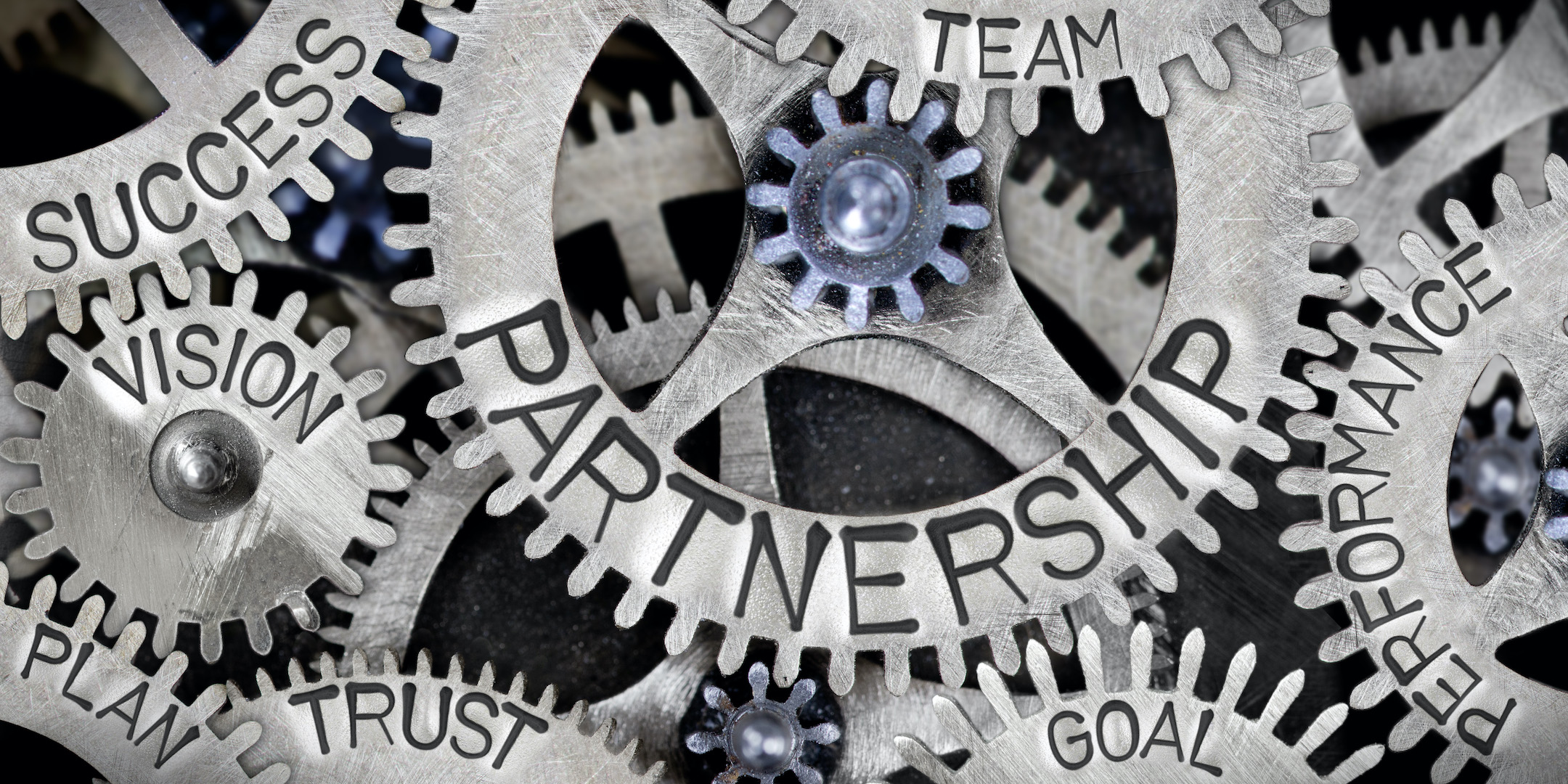 Using gears to show the importance of knowing the different types of recruiters.